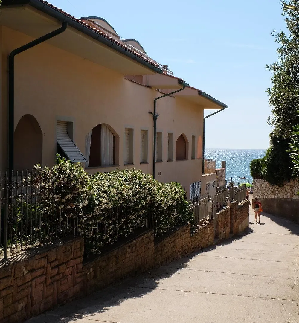 Apartment Onda Etrusca Con Giardino Tranquillo Riservato Pet Friendly San Vincenzo Italy