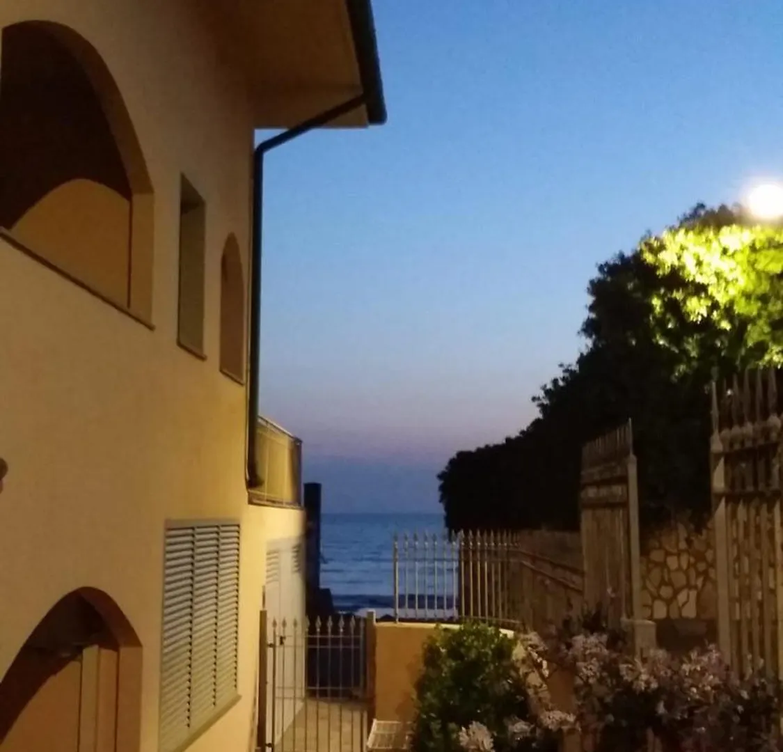Onda Etrusca Con Giardino Tranquillo Riservato Pet Friendly San Vincenzo Apartment